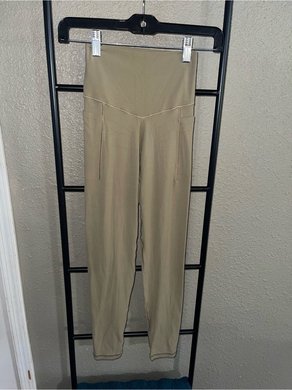 aerie Offline High-Waist Sculpting Leggings - Olive Green